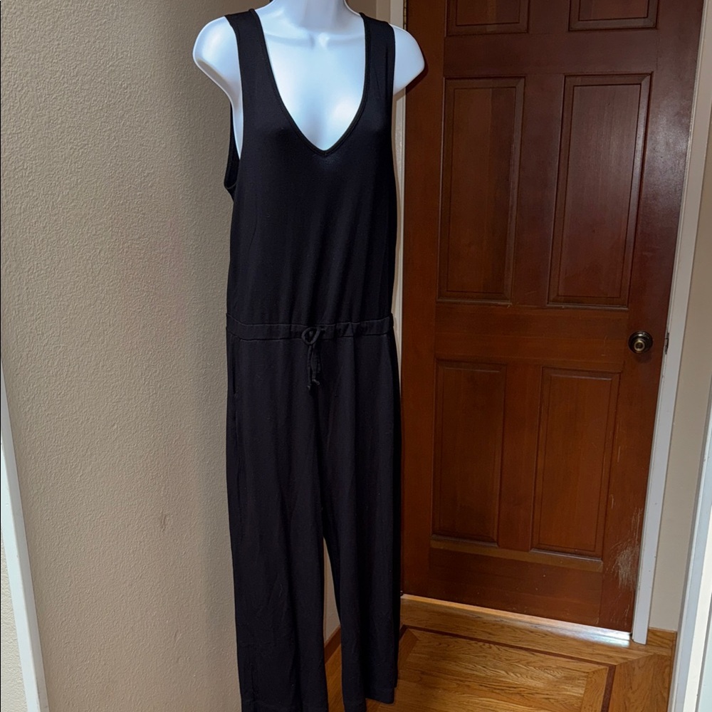 Beyond Yoga Black V-Neck Sleeveless Jogger Jumpsuit Black Women’s Size M